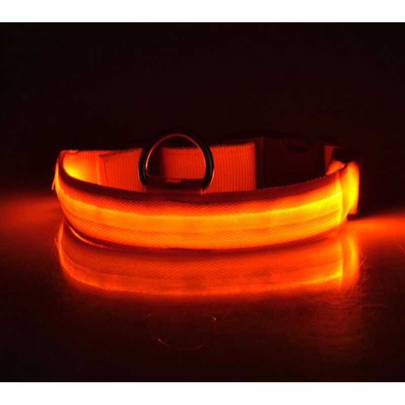 Светещ LED нашийник за куче