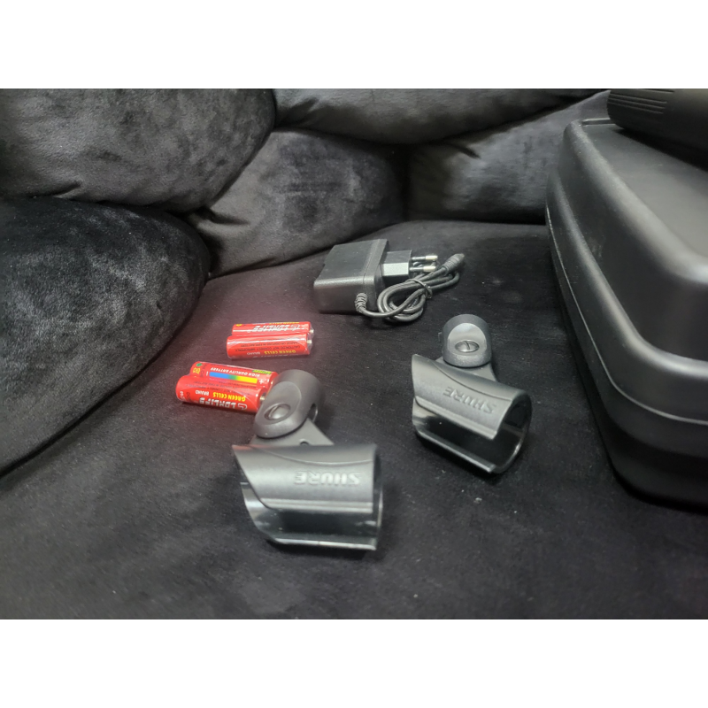 Два безжични микрофона с приемник SM58 Vocal artist Uhf в куфарче