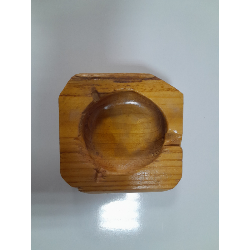 Дървен пепелник, ръчно изработен