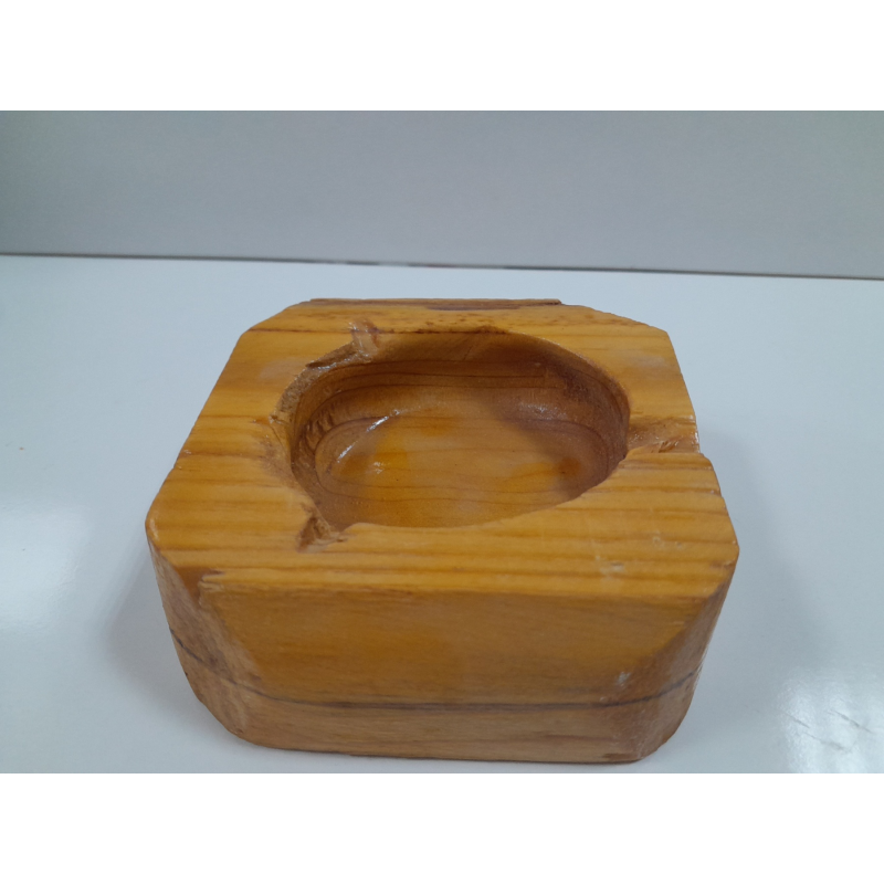 Дървен пепелник, ръчно изработен